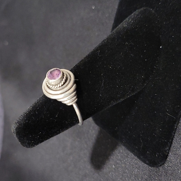 Lavender Amethyst & Sterling Silver Ring Sz 6.25 - Picture 2 of 5